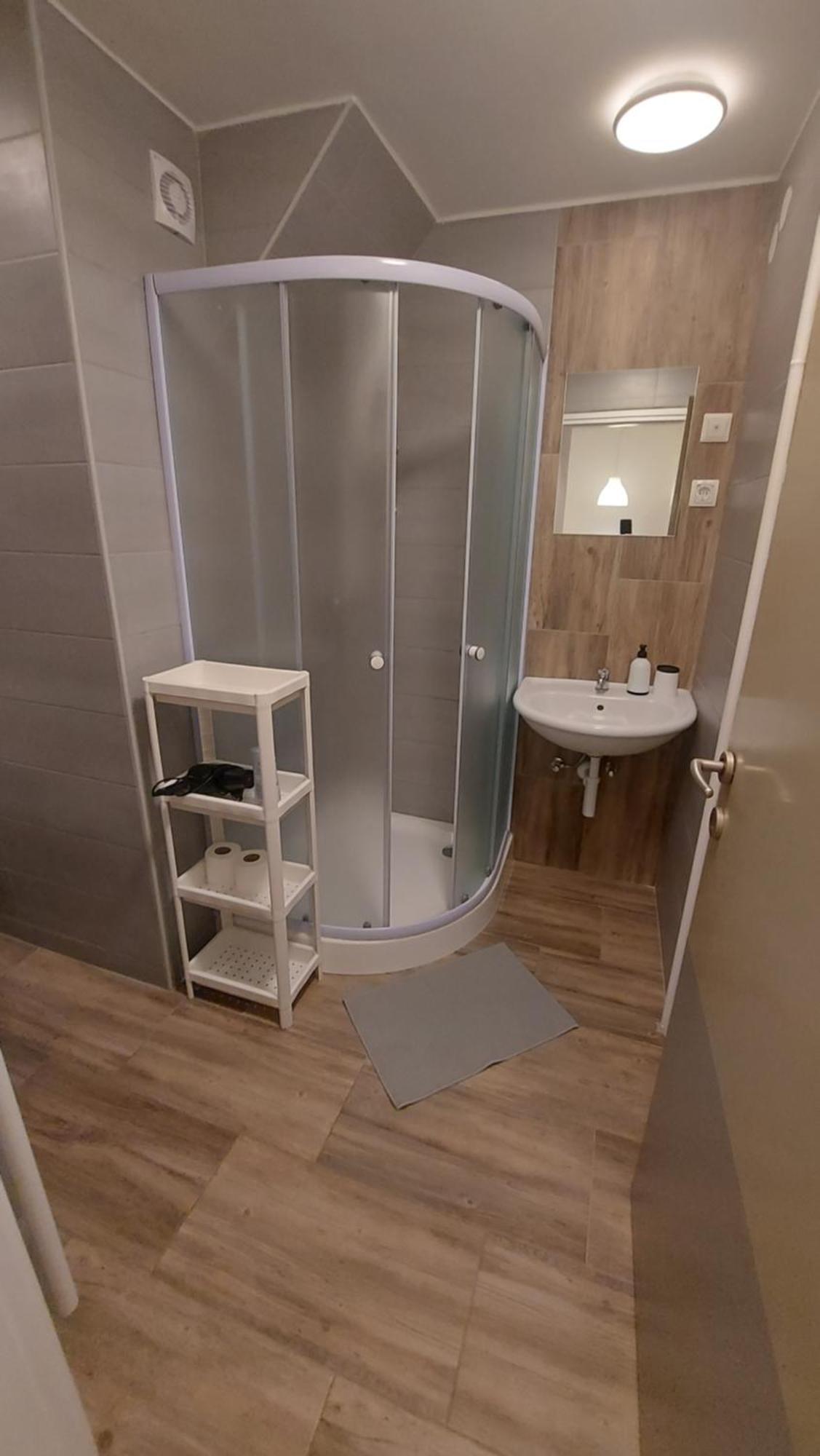 Sweet Apartments With Free Private Parking 류블랴나 객실 사진